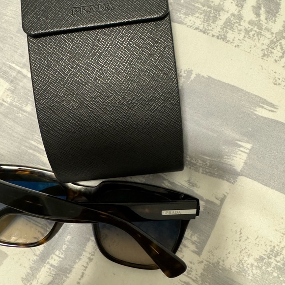 Tortoise PRADA PR 04YS sunglasses - Picture 5 of 6